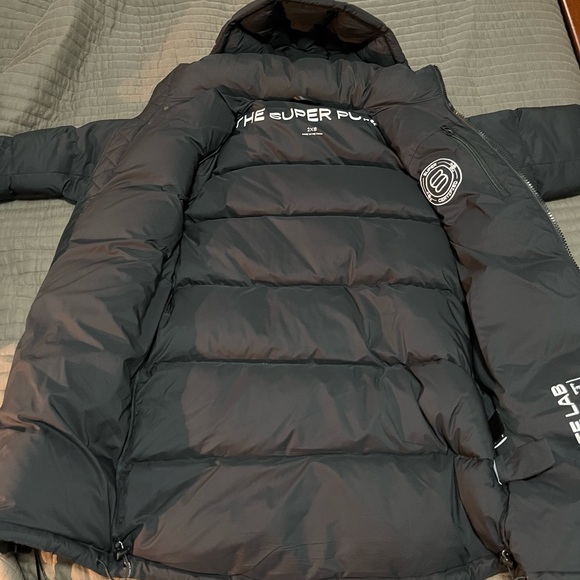 Black Aritzia Superpuff Mid Jacket 2XS - Picture 3 of 4